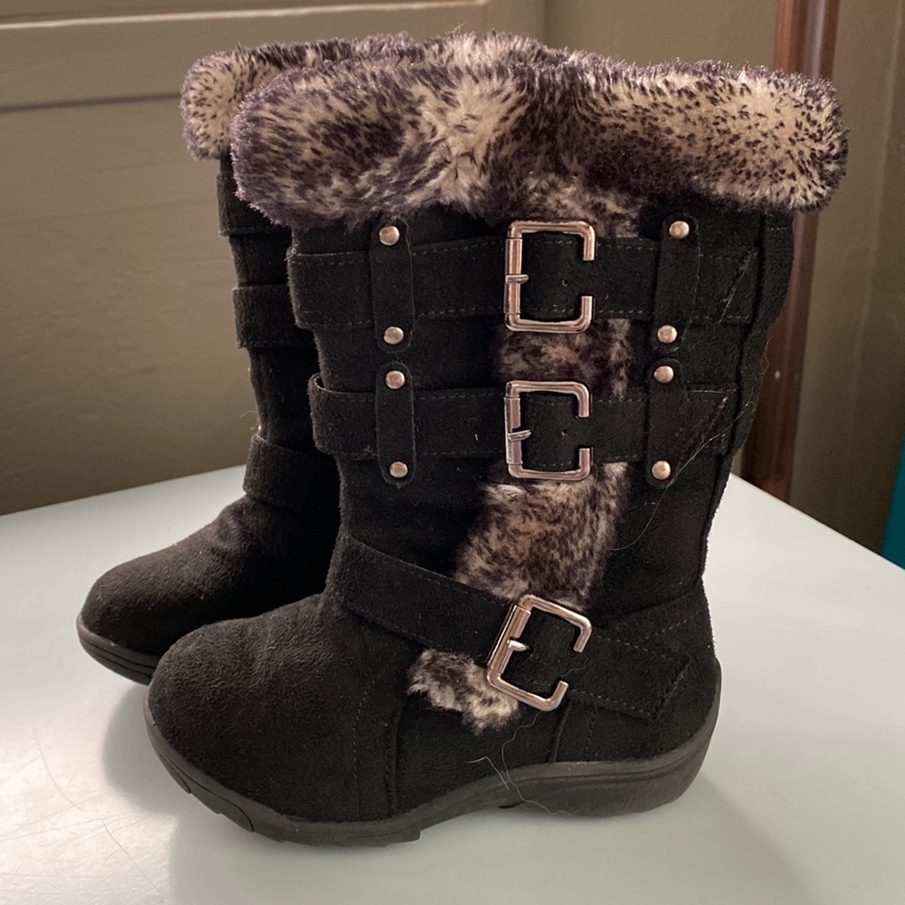 🤍Girls Boots - Size 6